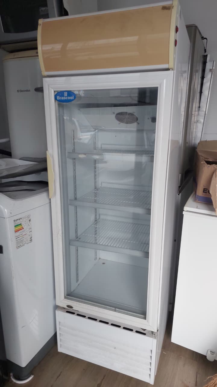 Expositor refrigerado vertical Brascool para uso comercial